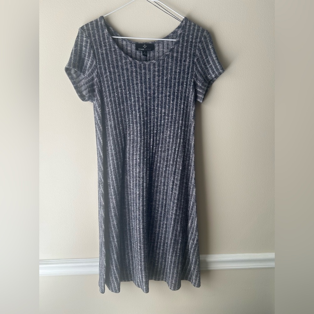 Women’s dress, size small